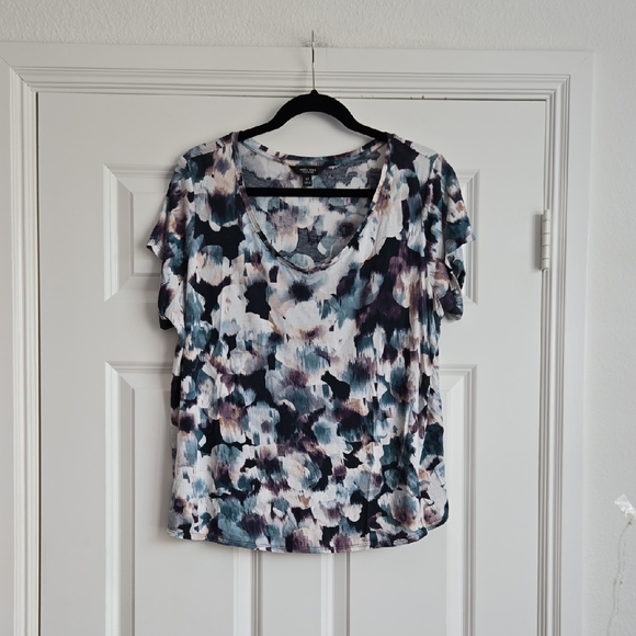 Simply Vera Vera Wang Tops - Simply Vera Vera Wang Multi-Color Short Sleeve V-Neck Top